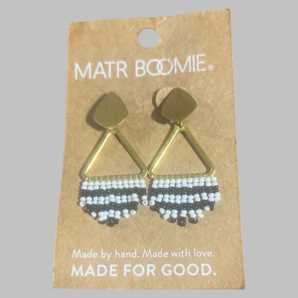 Matr Boomie Fair Trade Handmade Earrings Black White Beaded Dangle NEW - Picture 1 of 2